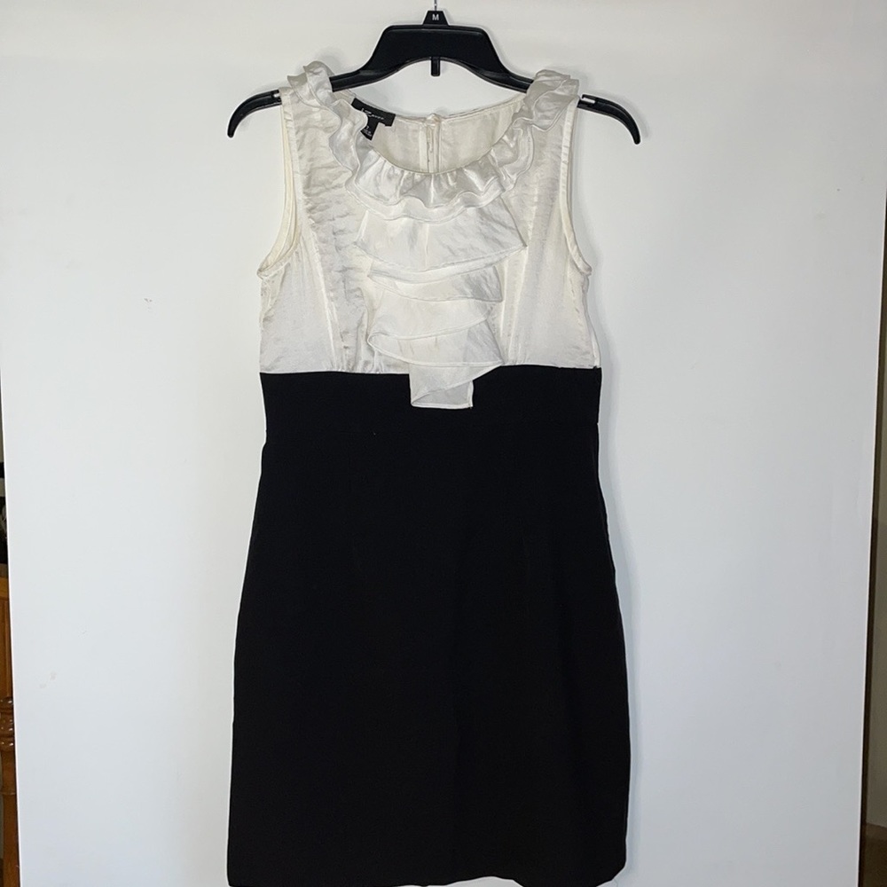 IZ Byer women’s dress size 7 beige and black